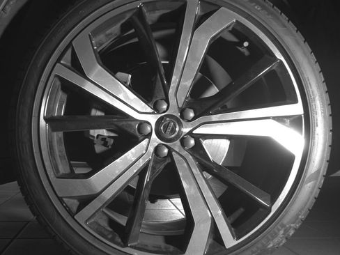 Certified 2023 Volvo XC60 B5 Ultimate w/ Climate Package FWD image 35