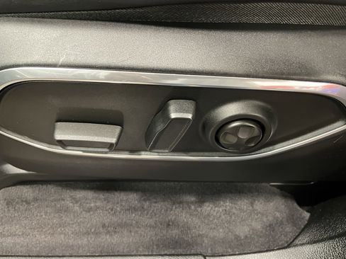 Used 2023 Jeep Wagoneer Series III w/ Preferred Equipment Group image 17