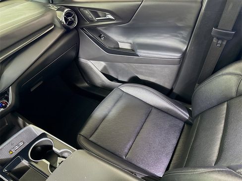 Used 2025 Chevrolet Equinox LT w/ Convenience Package II image 21