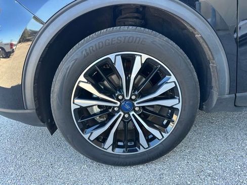 Certified 2022 Ford Escape SE w/ SE Sport Appearance Package image 25