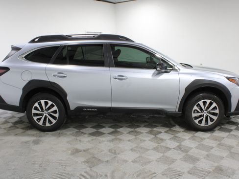 Used 2024 Subaru Outback Premium AWD/4WD image 25