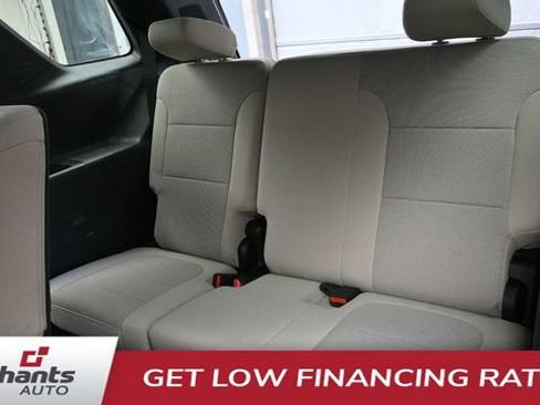 Used 2022 Chevrolet Traverse LS AWD/4WD image 26