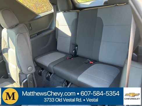 Used 2023 Chevrolet Traverse LT image 18