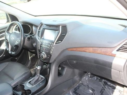 Used 2018 Hyundai Santa Fe SE w/ SE Premium Package 02 AWD/4WD image 28