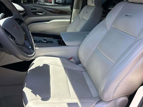 Used 2023 Cadillac Escalade Sport Platinum w/ Heavy-Duty Trailer Package AWD/4WD image 30