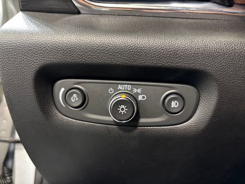 Used 2018 Chevrolet Traverse High Country AWD/4WD image 13