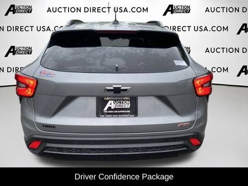 Used 2024 Chevrolet Trax RS w/ Sunroof Package FWD image 5