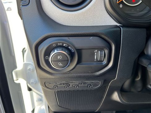 New 2025 Jeep Gladiator Sport image 15