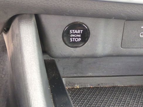 Used 2025 Nissan Rogue SV image 16