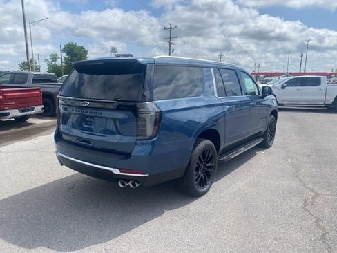New 2025 Chevrolet Suburban Premier image 6