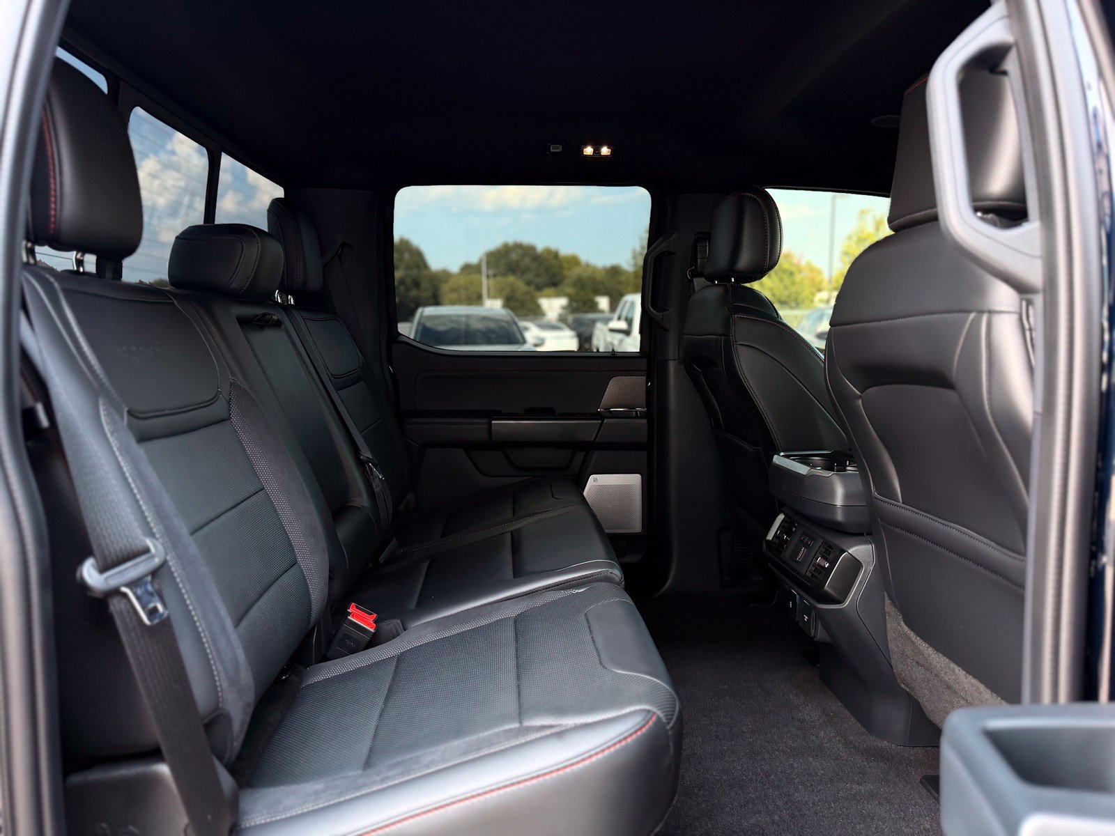 Used 2025 Ford F150 Raptor AWD/4WD image 27
