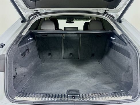 Used 2021 Audi Q8 Premium Plus w/ Premium Plus Package image 7