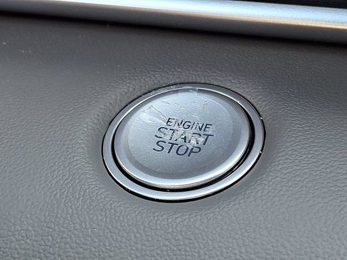 Used 2025 Hyundai Elantra Sport FWD image 23