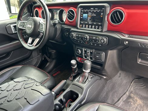 Used 2019 Jeep Wrangler Unlimited Rubicon w/ Dual Top Group image 14