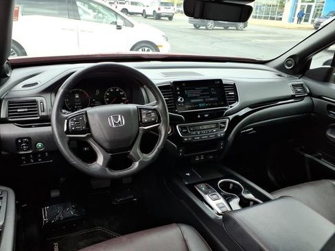 Certified 2024 Honda Ridgeline Black Edition image 6