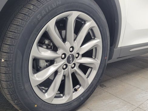 Used 2022 Lincoln Corsair AWD w/ Premium Package image 31