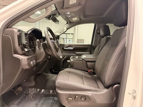 Used 2025 Chevrolet Silverado 1500 LT AWD/4WD image 24