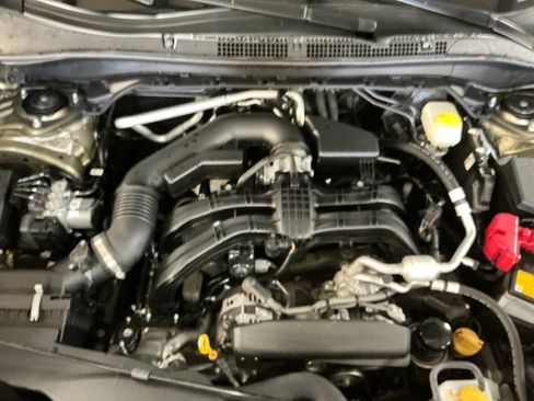 Certified 2025 Subaru Forester Premium AWD/4WD image 11