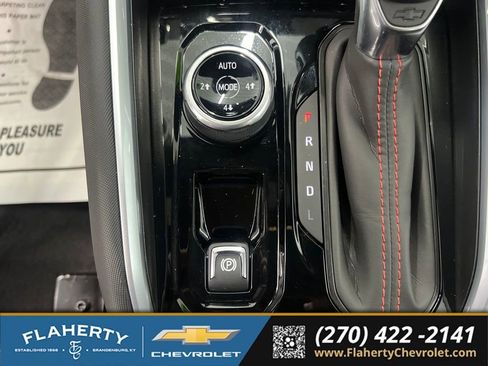 Used 2025 Chevrolet Colorado Z71 w/ Technology Package AWD/4WD image 30