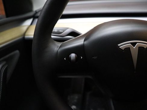 Used 2023 Tesla Model Y Long Range image 37