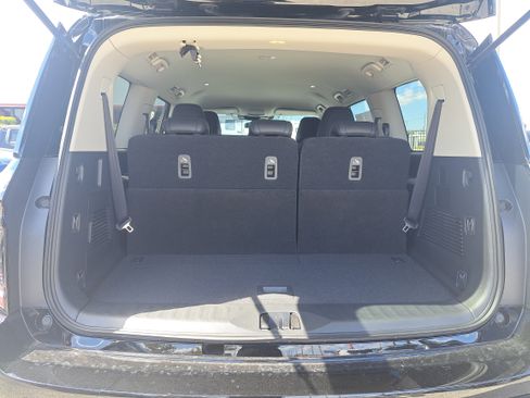 Certified 2025 Nissan Armada SV image 10