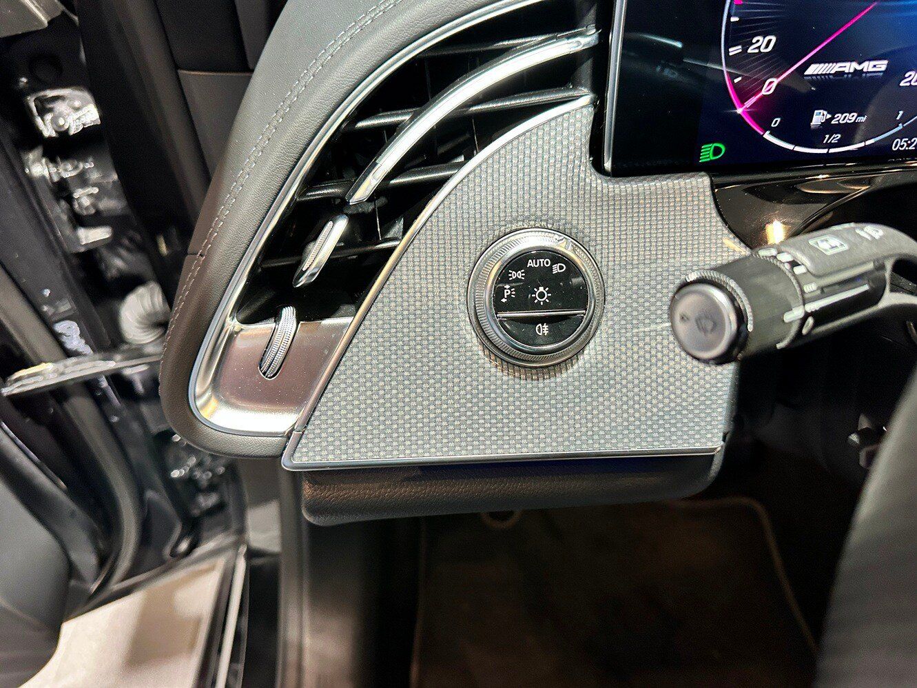 Certified 2025 Mercedes-Benz E 53 AMG e 4MATIC Sedan image 18