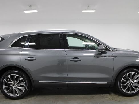 Used 2023 Lincoln Nautilus Reserve w/ Equipment Group 201A image 11