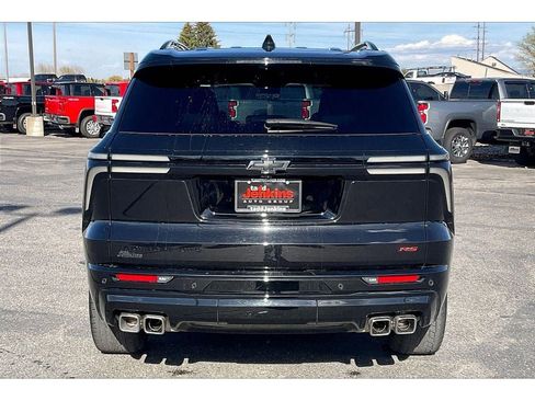 Used 2024 Chevrolet Traverse RS AWD/4WD image 4