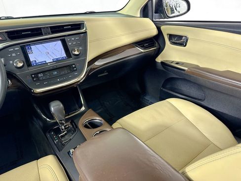 Used 2013 Toyota Avalon Limited image 28