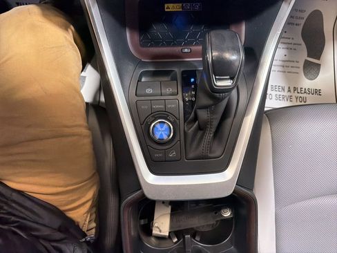 Used 2023 Toyota RAV4 Limited image 30