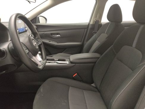 Used 2025 Nissan Sentra SV image 17