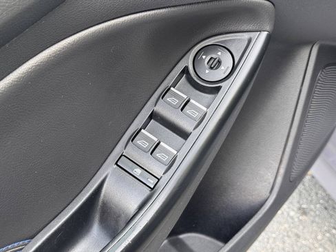 Used 2017 Ford Focus RS AWD/4WD image 29
