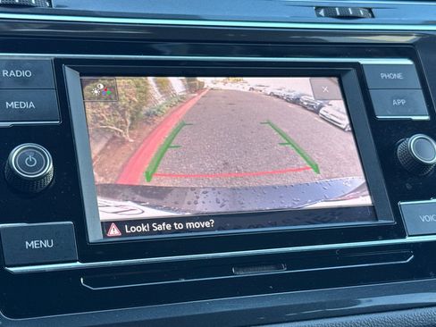 Used 2023 Volkswagen Tiguan S image 20