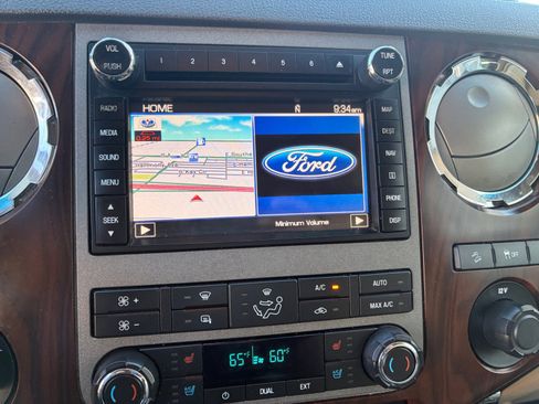 Used 2011 Ford F250 Lariat image 21