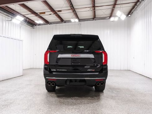 Used 2024 GMC Yukon AT4 w/ AT4 Premium Package AWD/4WD image 5