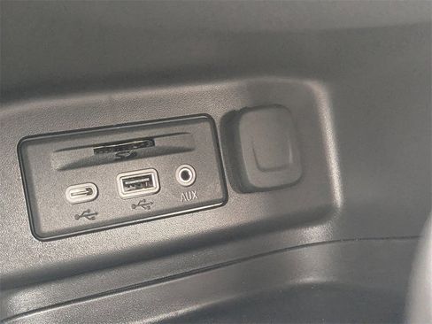 Used 2023 Chevrolet Equinox LT image 20