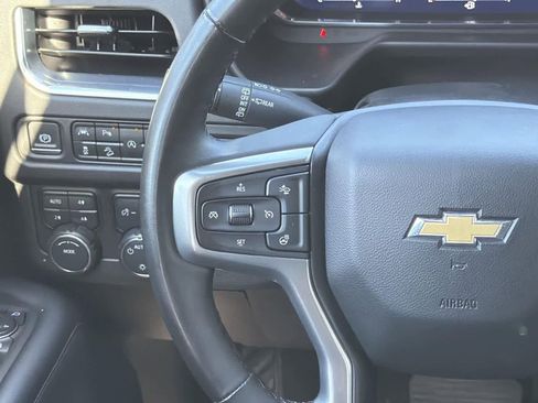 Used 2023 Chevrolet Suburban Premier image 12