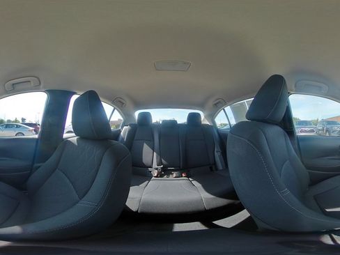 Used 2025 Toyota Corolla LE FWD image 40
