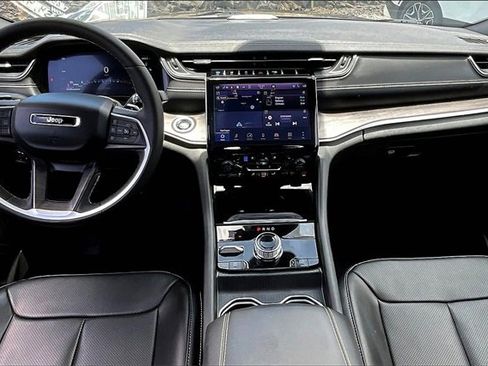 Used 2025 Jeep Grand Cherokee Limited 4xe image 15