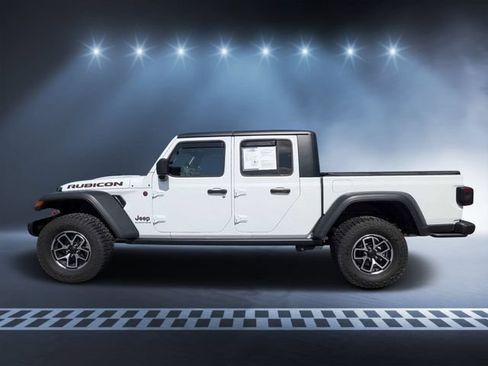 Used 2024 Jeep Gladiator Rubicon w/ Steel Bumper Group AWD/4WD image 6