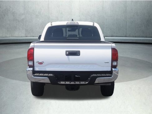 Used 2023 Toyota Tacoma SR5 AWD/4WD image 9