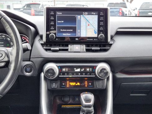 Used 2021 Toyota RAV4 Limited image 17