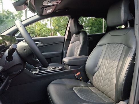 Certified 2025 Kia Sportage X-Line AWD/4WD image 12