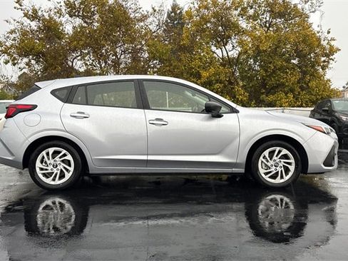 Used 2024 Subaru Impreza 2.0i image 3