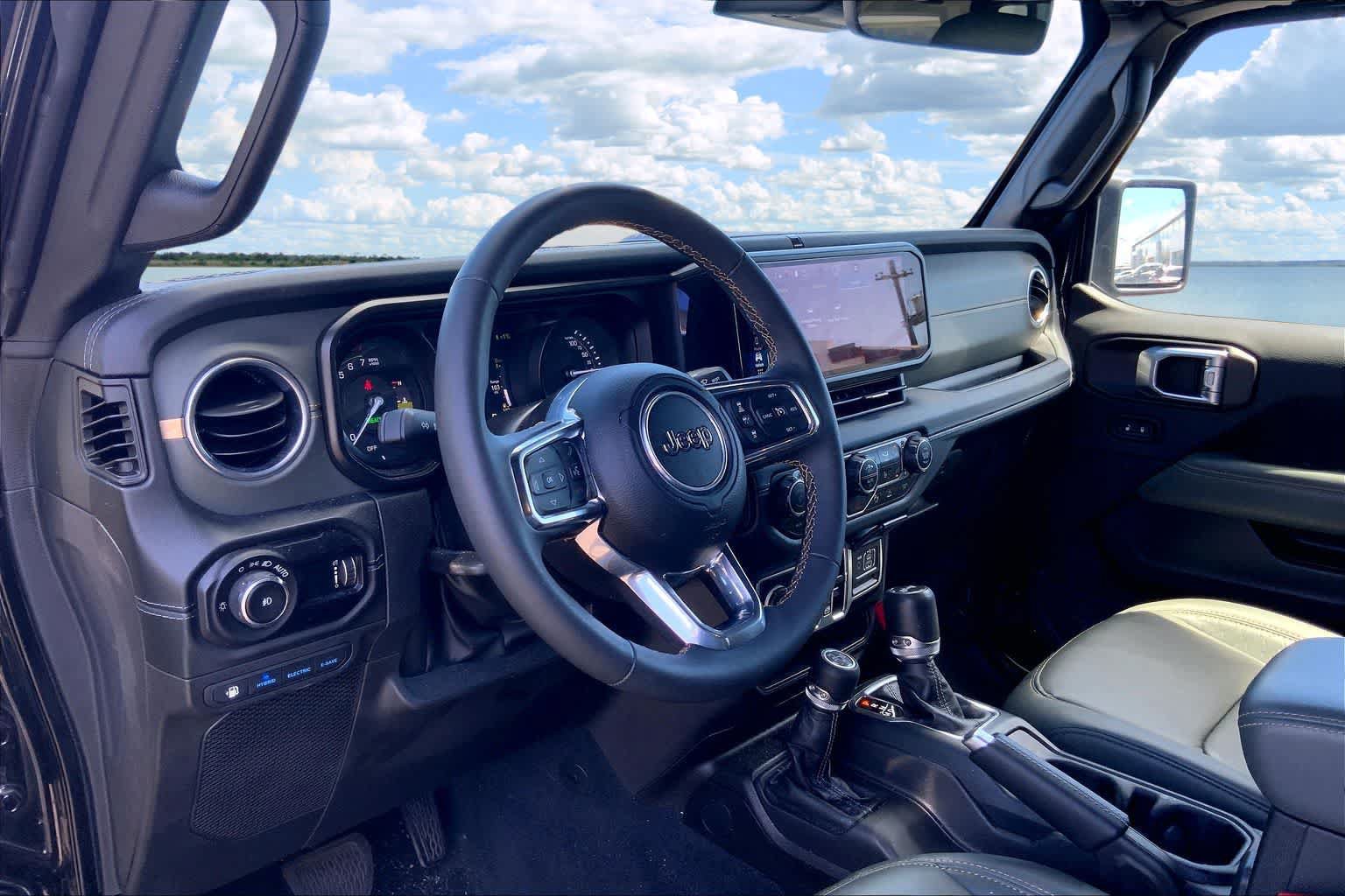 Used 2024 Jeep Wrangler High Altitude AWD/4WD image 2