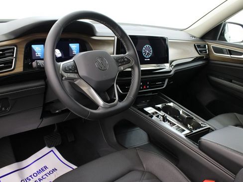 Used 2024 Volkswagen Atlas SE FWD image 15