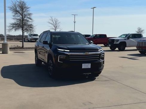 New 2026 Chevrolet Traverse LT w/ Sun and Wheel Package image 3