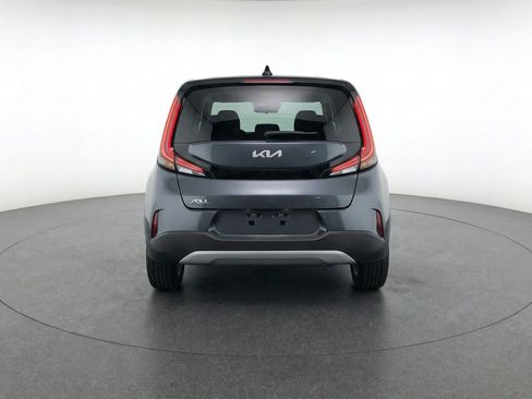 Used 2025 Kia Soul LX w/ LX Technology Package FWD image 7
