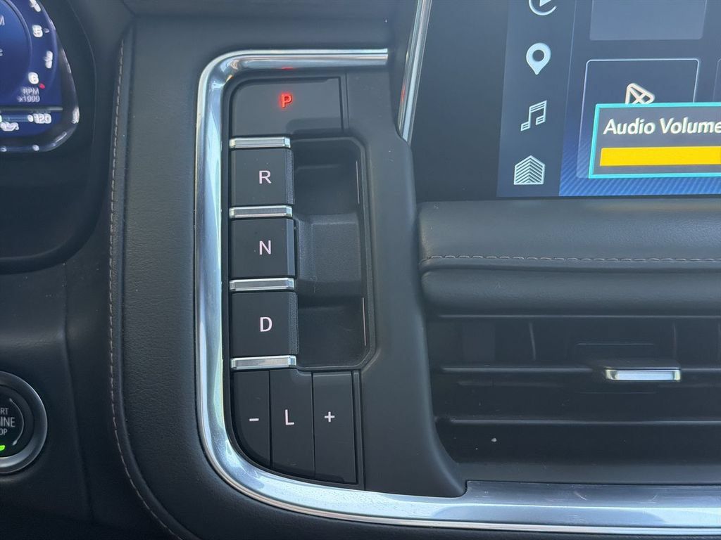 Used 2023 Chevrolet Tahoe High Country AWD/4WD image 16