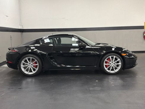 Used 2024 Porsche 718 Cayman S RWD image 3